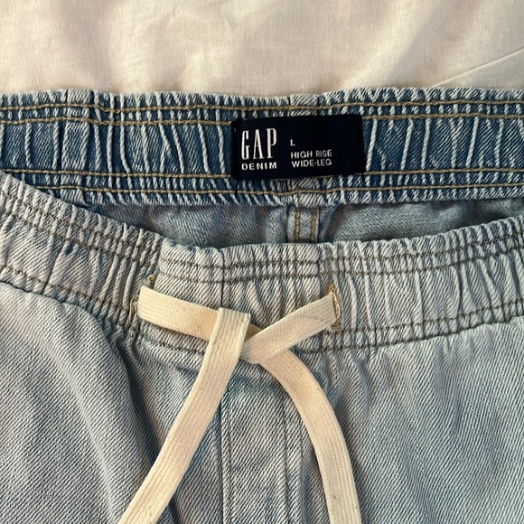 Gap Factory Wide Leg Pull on Jeans, Light Wash .NWT - Picture 3 of 4